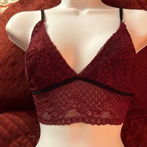 XOXO Burgundy Lace Bandeau